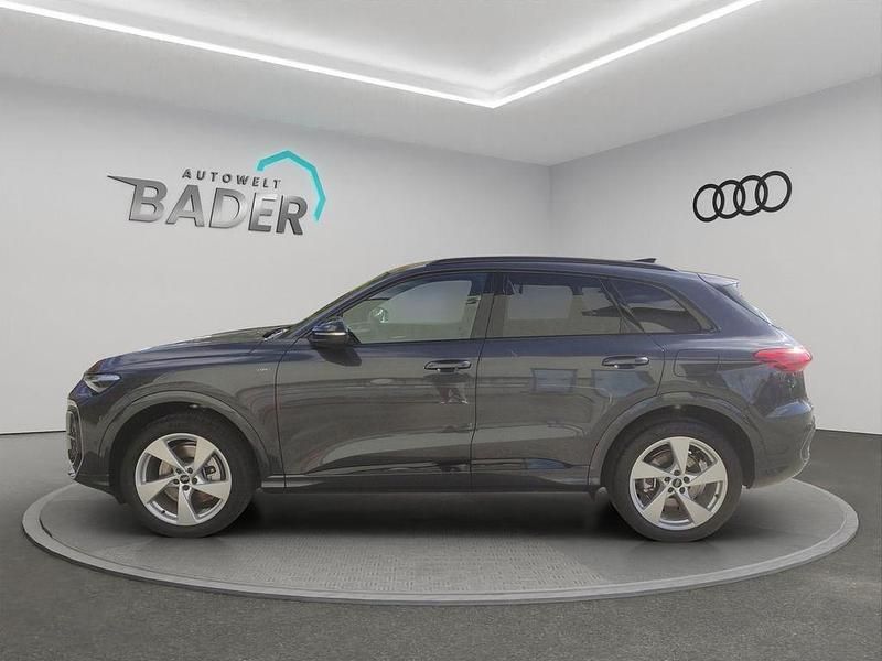 Używany Audi Q5 Sport 252 KM (185 kW) 2026 Czarny SUV