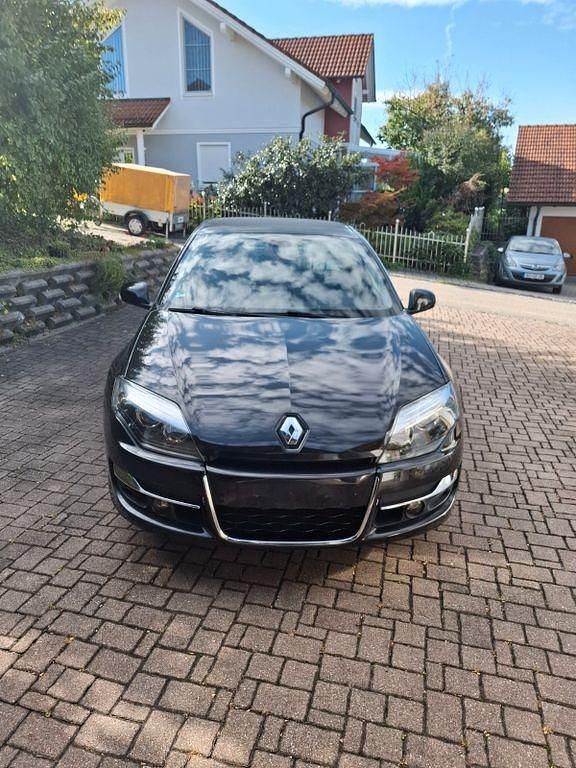Schwarz Gebraucht 2011 Renault Laguna III Limousine | 4.800 € (Fairer Preis) - Bild 1/4