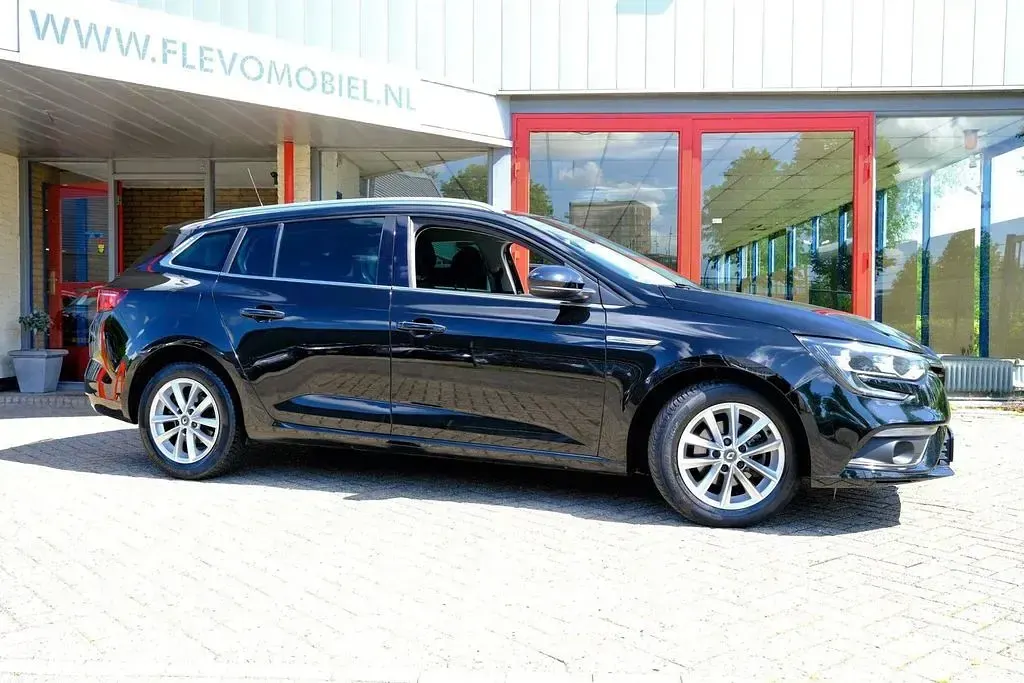 Gebraucht Renault Mégane LIMITED 132 PS (97 kW) 2018 Schwarz Kombi