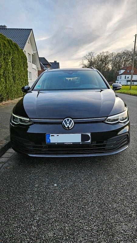 Schwarz Gebraucht 2021 VW Golf VIII Kombi | 21.200 € (Guter Preis) - Bild 1/4