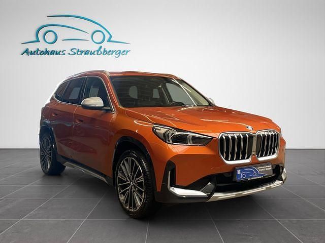 Second-hand BMW X1 xLine 211 CP (155 kW) 2023 Portocaliu SUV