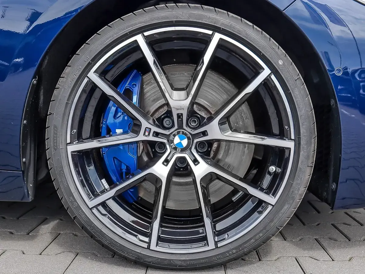 Gebraucht BMW M850 M Sport 530 PS (389 kW) 2025 Blau Coupé