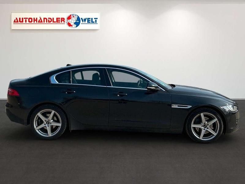 Gebraucht Jaguar XE Prestige 179 PS (131 kW) 2016 Schwarz Limousine