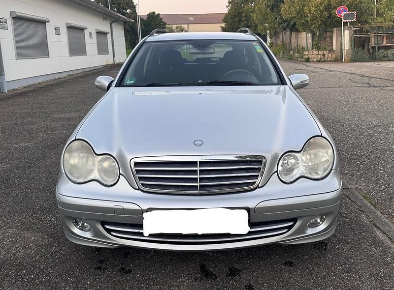 Silber Gebraucht 2006 Mercedes C220 Classic Kombi | 2.750 € (Guter Preis) - Bild 1/4