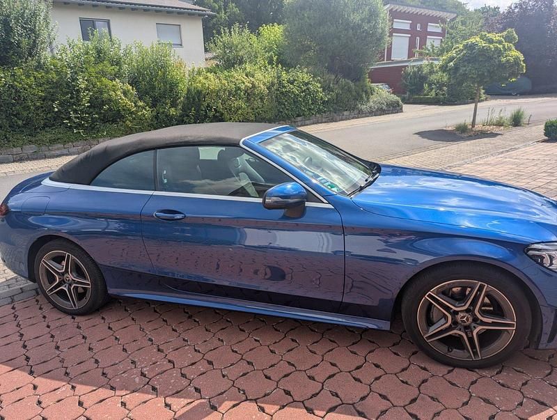 Blau Gebraucht 2022 Mercedes C200 Cabrio | 38.999 € (Fairer Preis) - Bild 1/4