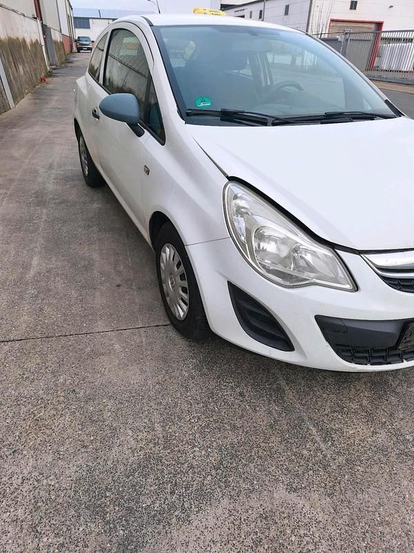 Gebraucht Opel Corsa 70 PS (51 kW) 2012 Weiß Kleinwagen