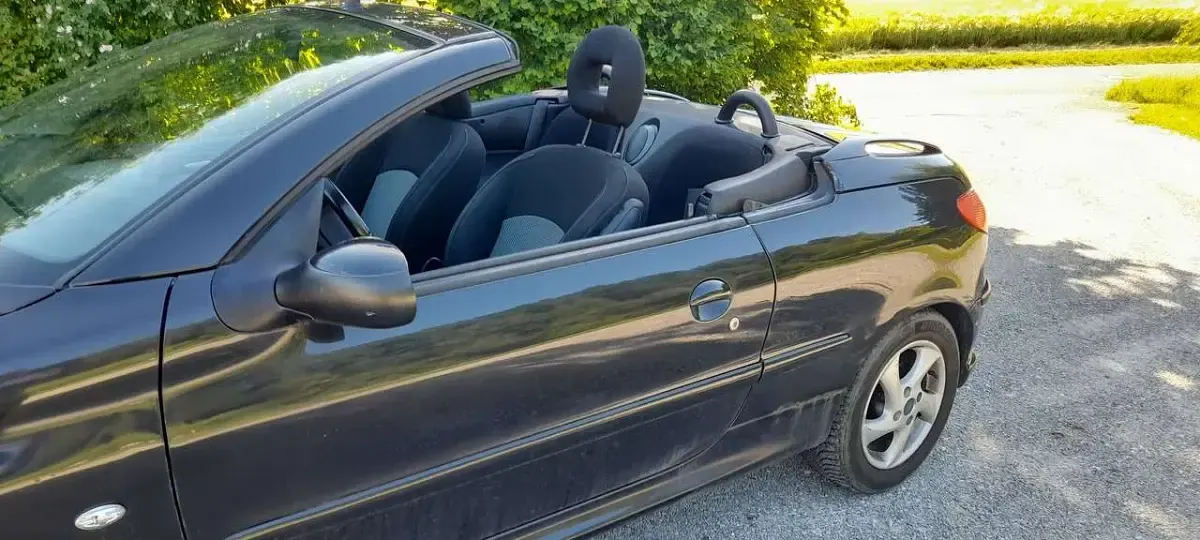 Gebraucht Peugeot 206 CC Filou 109 PS (80 kW) 2004 Schwarz obsidien/metalli Cabrio