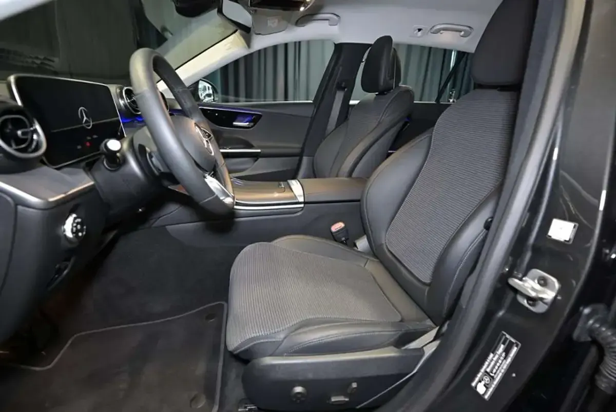 Gebraucht Mercedes C180 170 PS (125 kW) 2025 Metalliclack graphitgrau Kombi