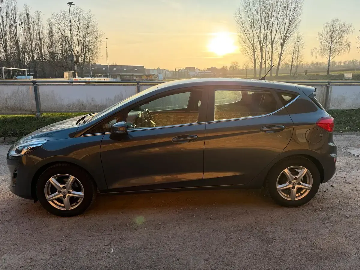 Gebraucht Ford Fiesta 86 PS (63 kW) 2018 Grau Kleinwagen