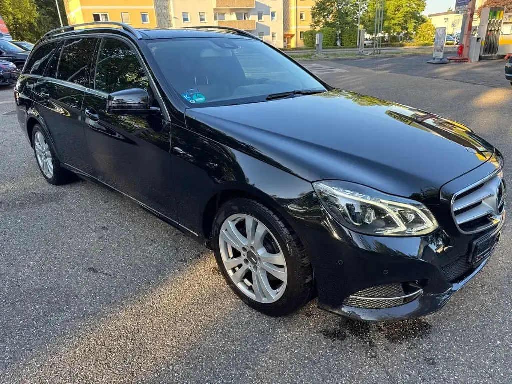 Gebraucht Mercedes E250 Avantgarde 211 PS (155 kW) 2015 Schwarz Kombi