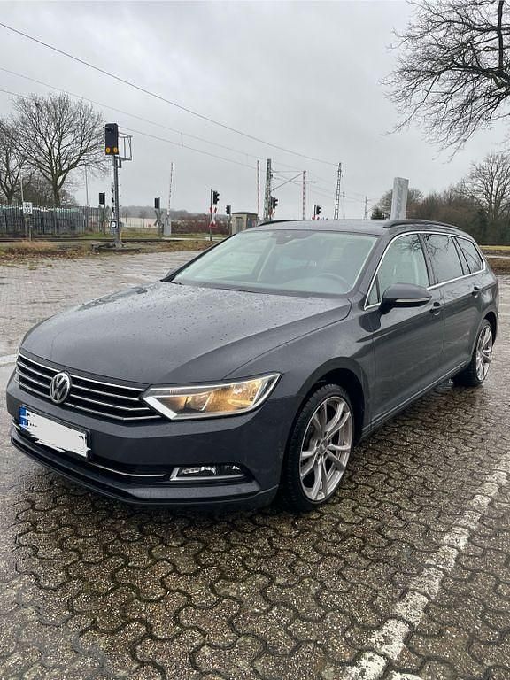 Gebraucht VW Passat Comfortline 150 PS (110 kW) 2017 Grau Kombi