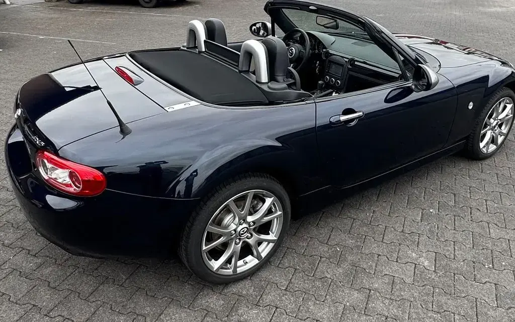 Gebraucht Mazda MX5 Center-Line 126 PS (92 kW) 2015 Blau Cabrio