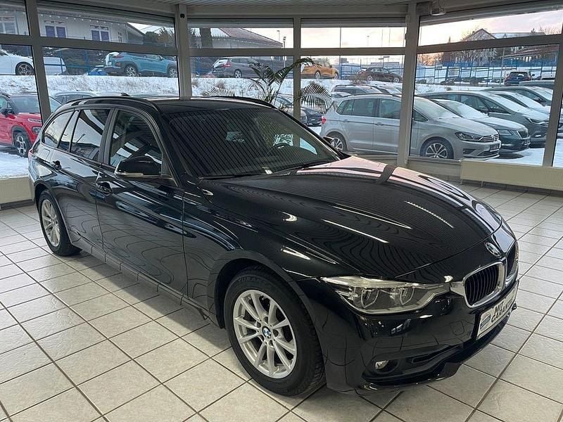 Gebraucht BMW 318 150 PS (110 kW) 2019 Saphirschwarz Kombi