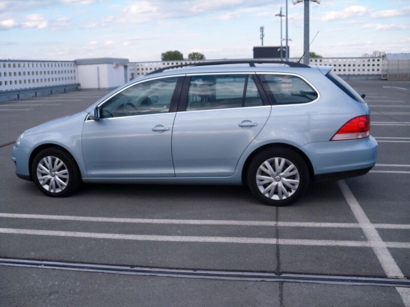 Blau Gebraucht 2009 VW Golf VI Comfortline Kombi | 7.699 € (Fairer Preis) - Bild 1/4