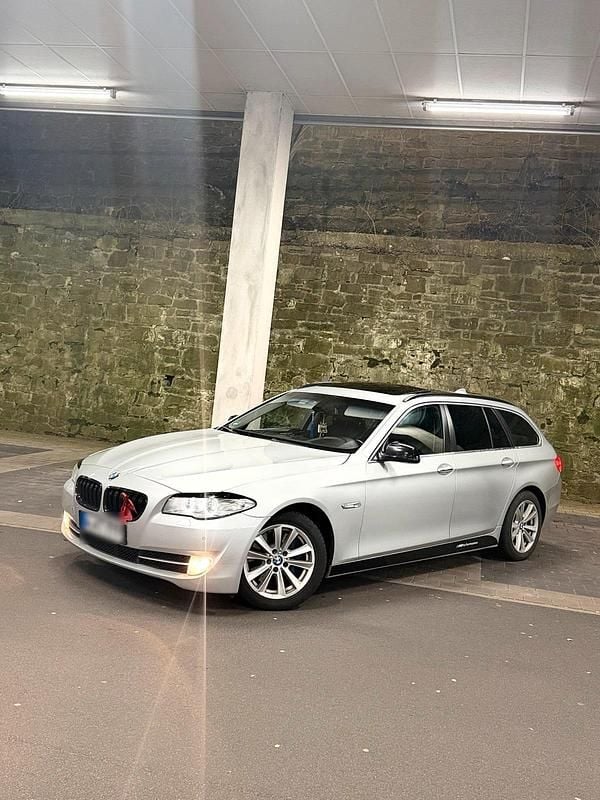 Gebraucht BMW 530 204 PS (150 kW) 2011 Grau Kombi
