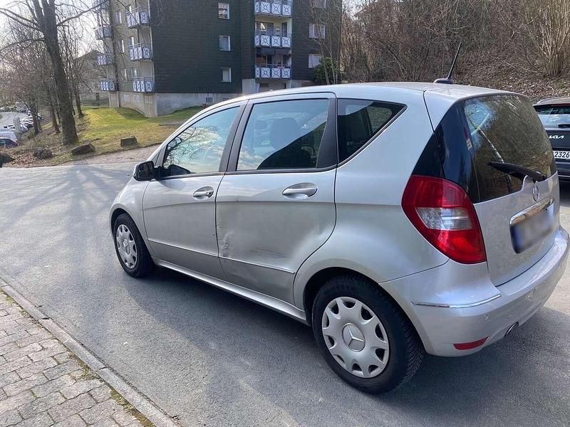 Gebraucht Mercedes A180 Elegance 109 PS (80 kW) 2008 Silber Limousine