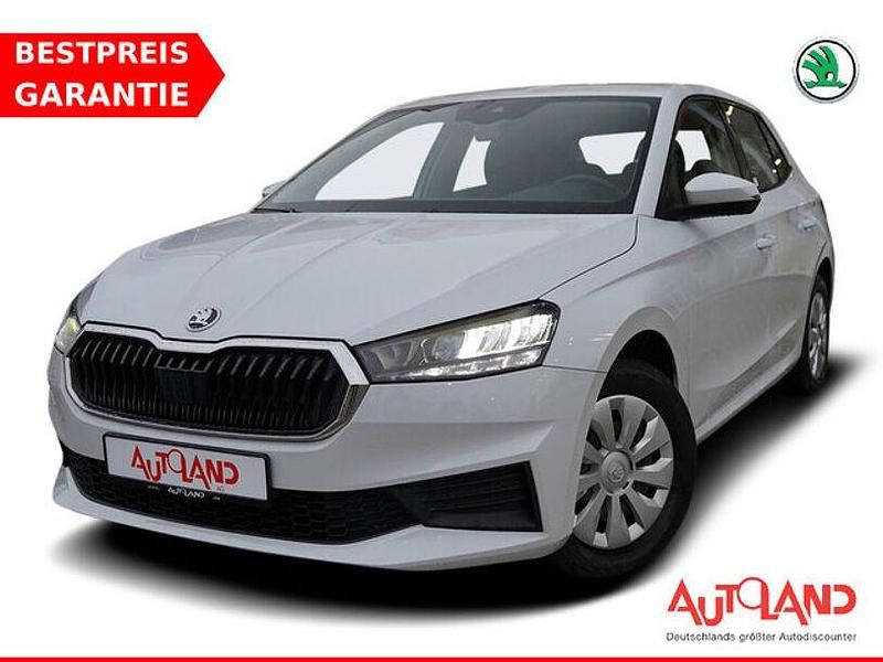 Weiß Gebraucht 2023 Skoda Fabia Ambition Kleinwagen | 17.950 € (Etwas zu teuer) - Bild 1/4