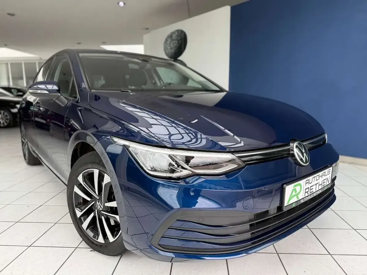 Gebraucht VW Golf VIII Pro 150 PS (110 kW) 2020 Atlantic blue Limousine