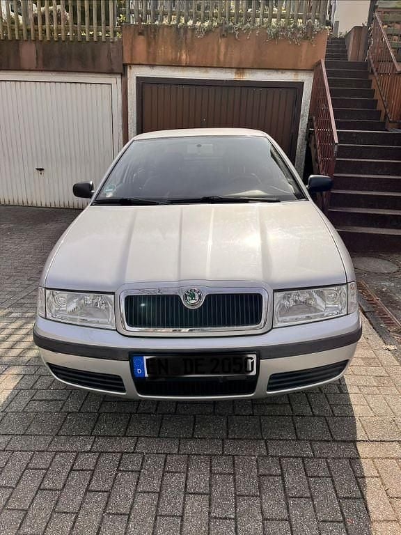 Gebraucht Skoda Octavia Classic 75 PS (55 kW) 2001 Silber Limousine