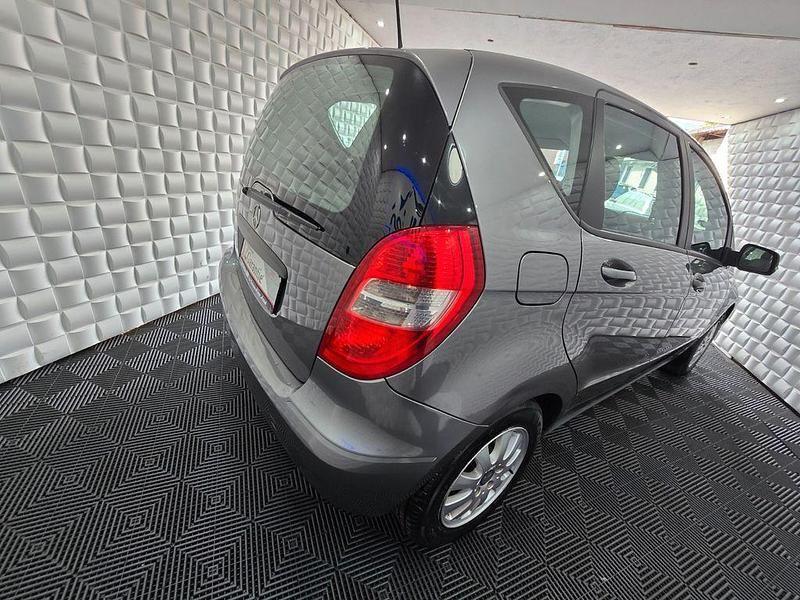 Gebraucht Mercedes A160 95 PS (69 kW) 2011 Grau Limousine