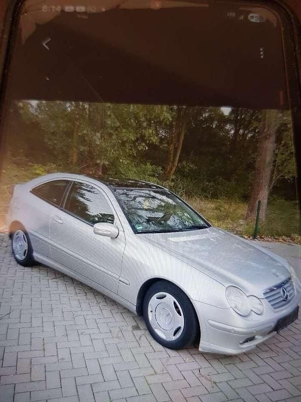 Brillantsilber metalliclack Gebraucht 2003 Mercedes C220 Coupé | 1.600 € (Guter Preis) - Bild 1/4