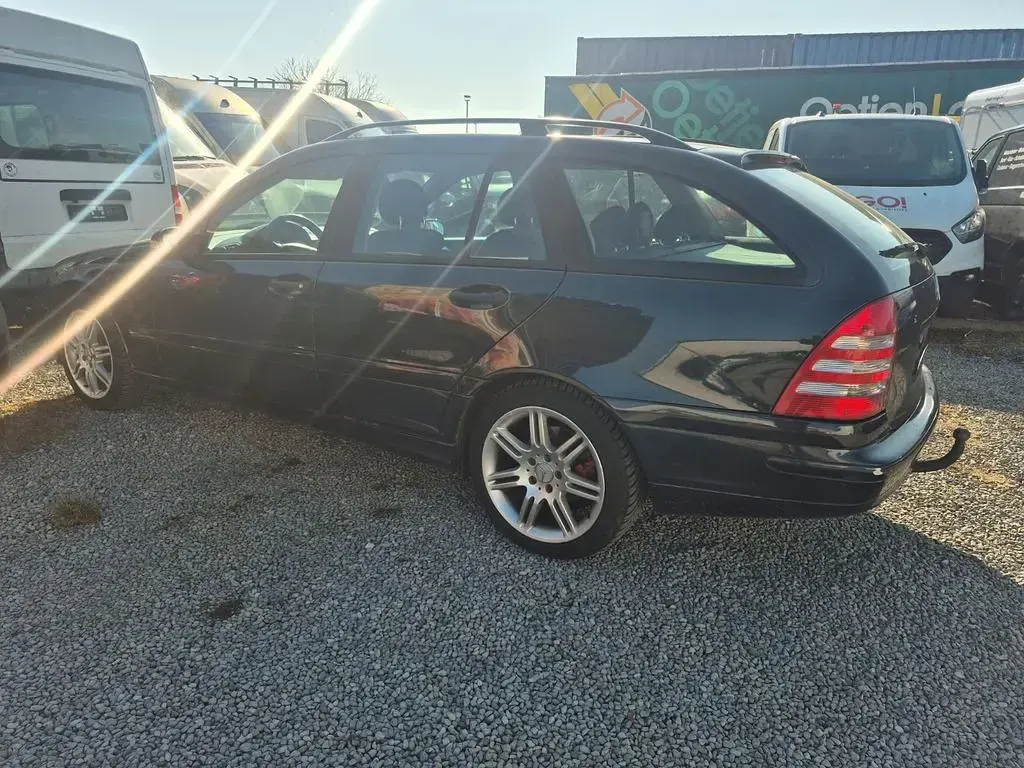 Gebraucht Mercedes C180 143 PS (105 kW) 2004 Schwarz Kombi