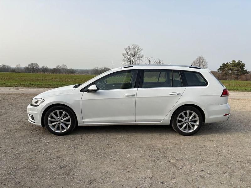 Gebraucht VW Golf VII Highline 150 PS (110 kW) 2019 Weiß Kombi
