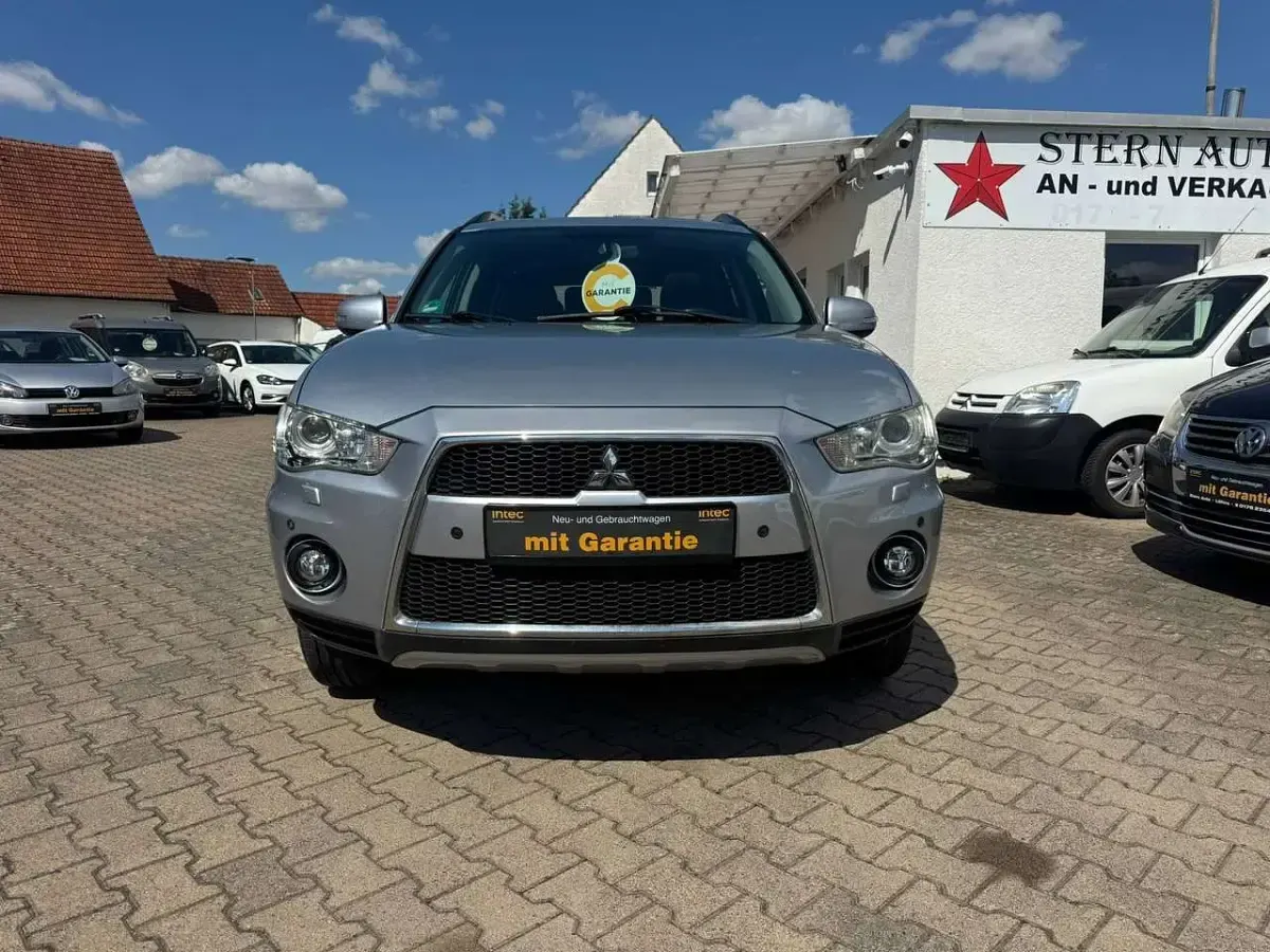 Gebraucht Mitsubishi Outlander Instyle 156 PS (114 kW) 2011 Coolsilber (m) SUV