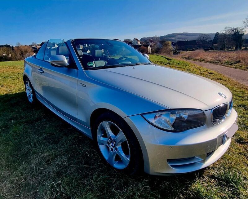 Silber Gebraucht 2010 BMW 120 Cabriolet Performance Cabrio | 6.900 € (Guter Preis) - Bild 1/4