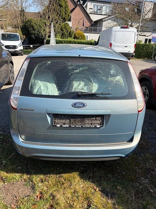 Gebraucht Ford Focus Ambiente 101 PS (74 kW) 2008 Blau Kombi