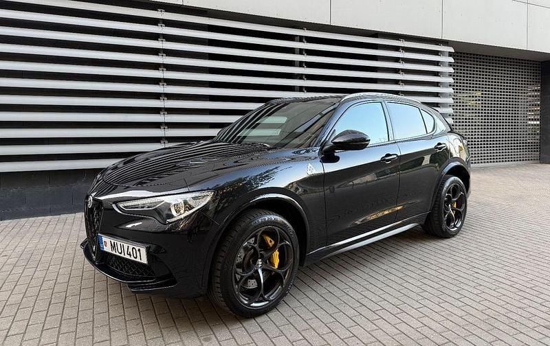 Schwarz Gebraucht 2021 Alfa Romeo Stelvio Quadrifoglio SUV | 47.900 € (Guter Preis) - Bild 1/4