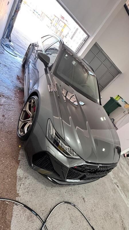 Grau Gebraucht 2023 Audi RS6 Performance Kombi | 115.000 € - Bild 1/4