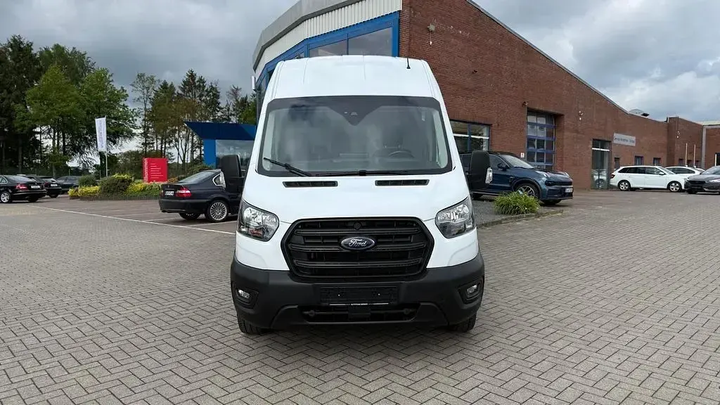Gebraucht Ford Transit Trend 131 PS (96 kW) 2024 Weiß Limousine