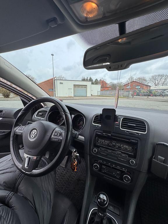 Gebraucht VW Golf VII Match 105 PS (77 kW) 2012 Braun Kombi