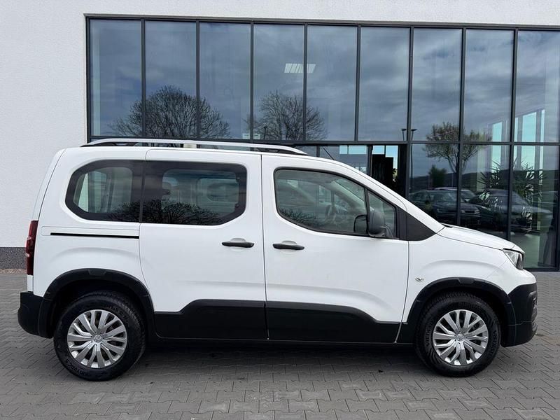 Gebraucht Peugeot Rifter Active 102 PS (75 kW) 2019 Weiß Van / Kleinbus