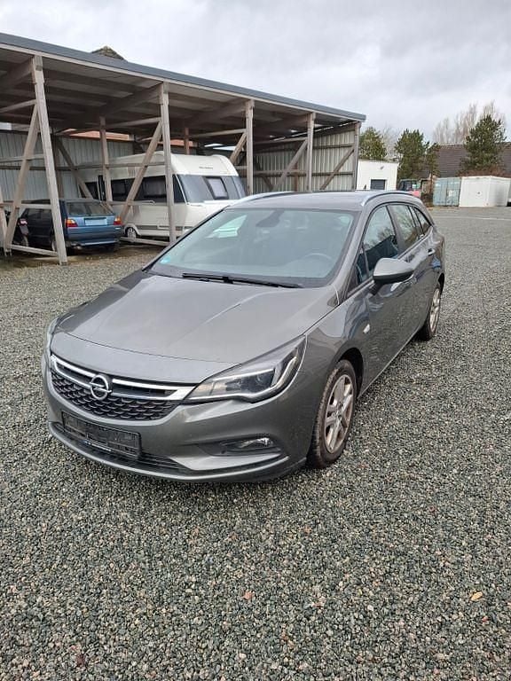 Gebraucht Opel Astra Edition 110 PS (80 kW) 2018 Grau Kombi