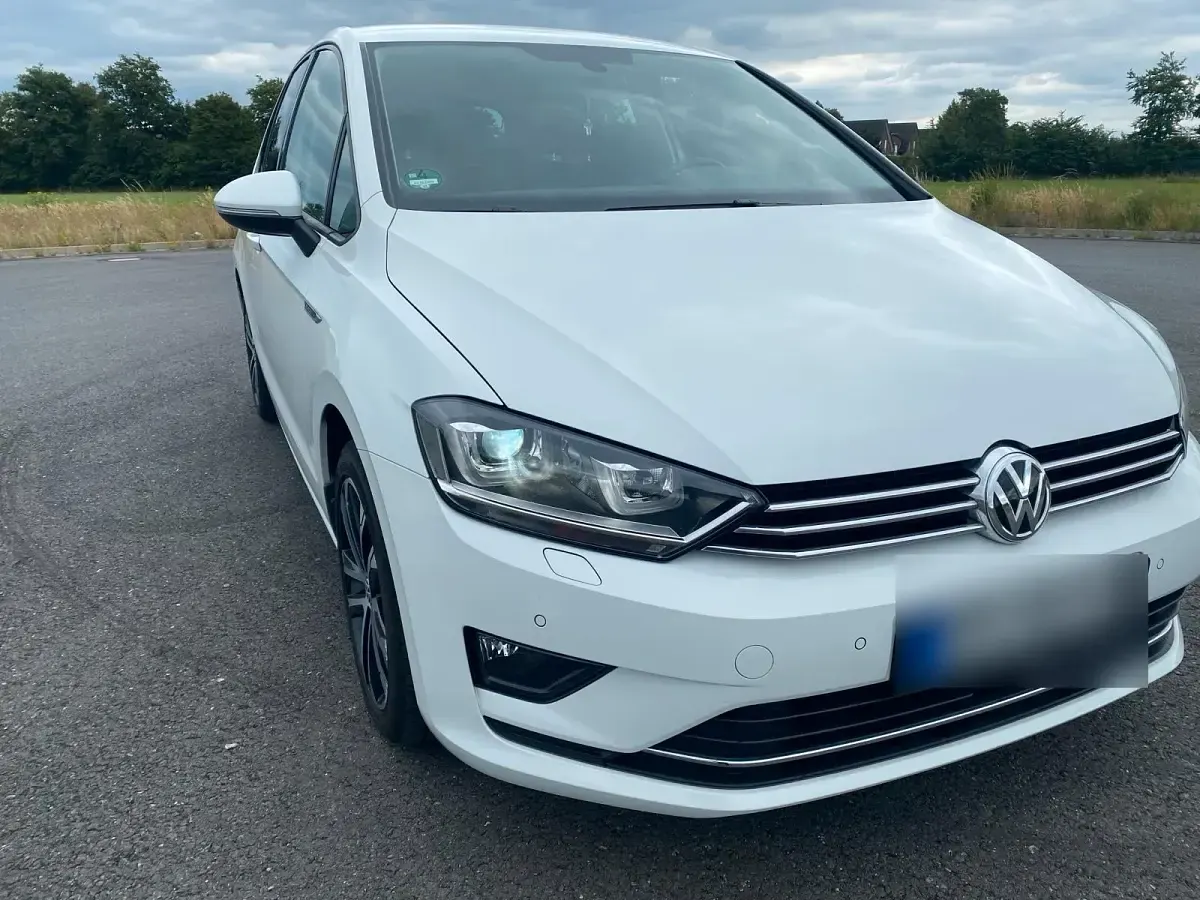 Gebraucht VW Golf VII 110 PS (80 kW) 2015 Weiß Limousine