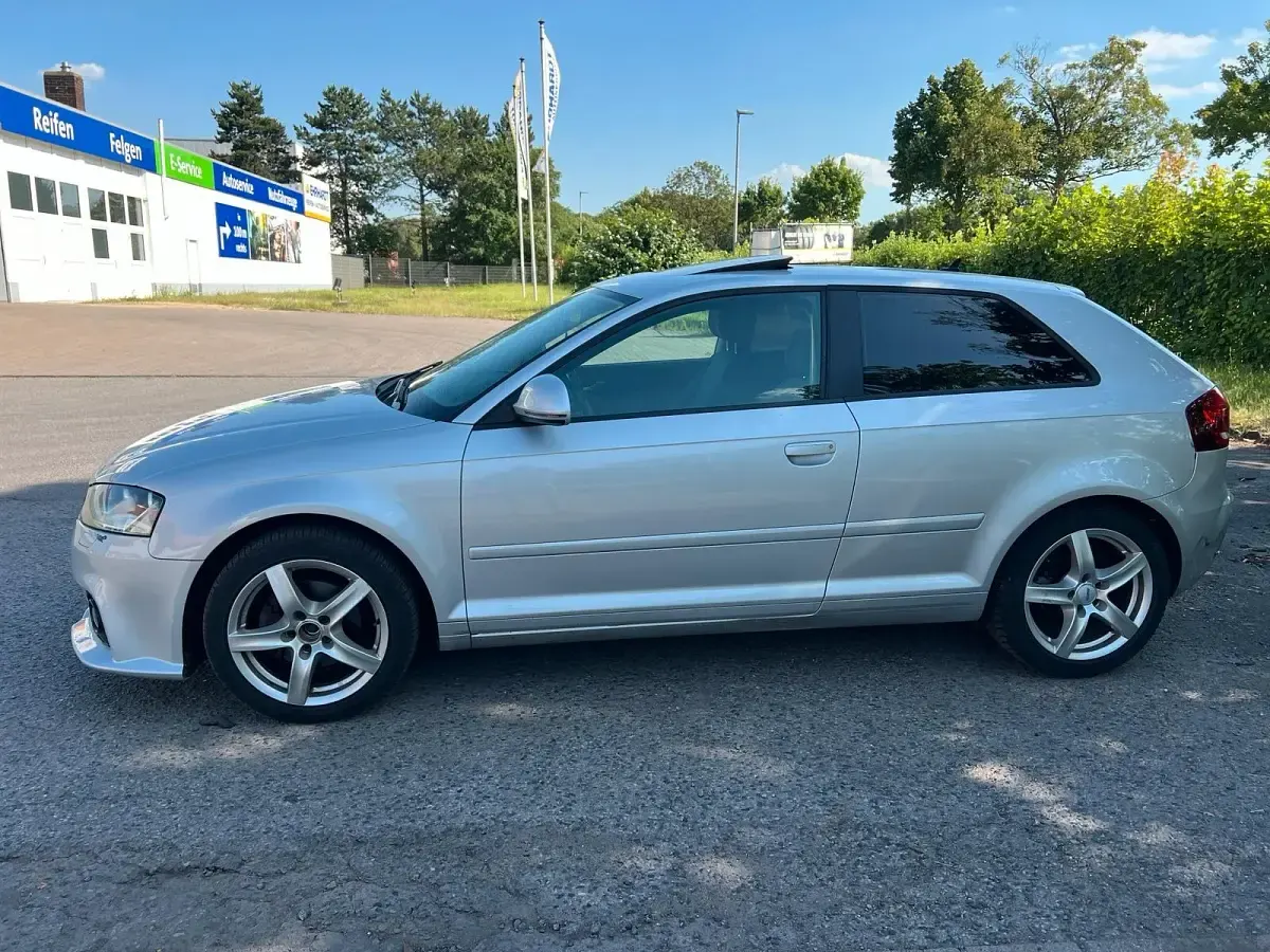 Gebraucht Audi A3 Ambiente 140 PS (102 kW) 2010 Grau Kleinwagen