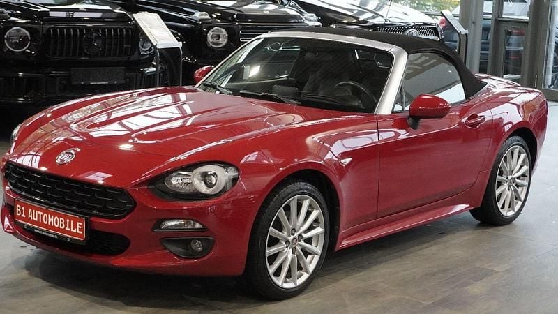 Rot Gebraucht 2018 Fiat 124 Spider Lusso Cabrio | 16.491 € (Guter Preis) - Bild 1/4