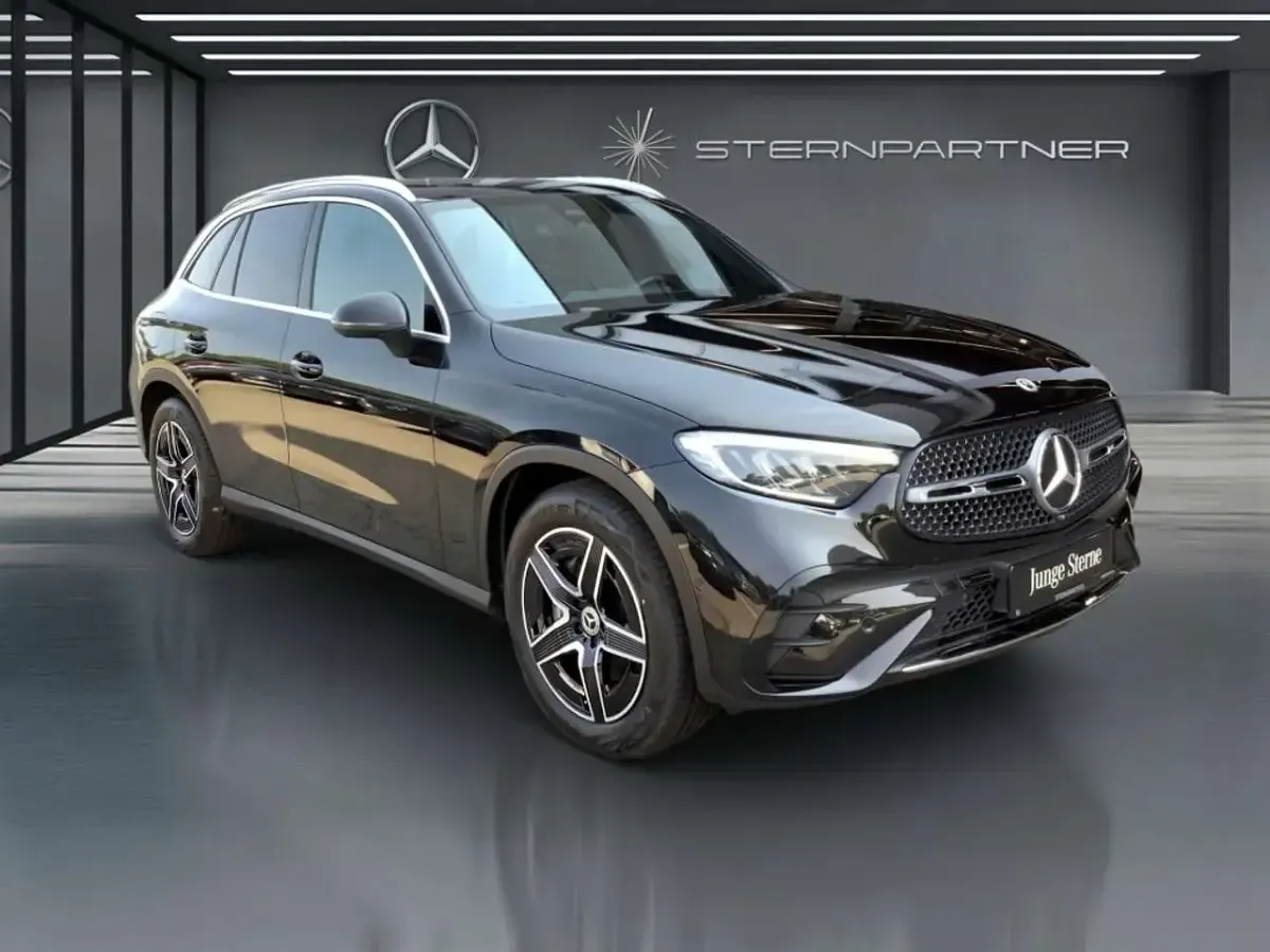 Gebraucht Mercedes GLC220 AMG 197 PS (144 kW) 2025 Schwarz SUV