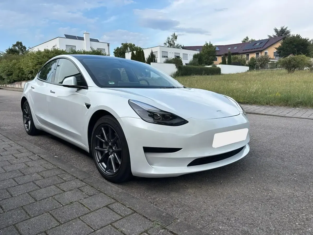 Gebraucht Tesla Model 3 Standard Range Plus 239 kW (325 PS) 2021 Weiß Limousine