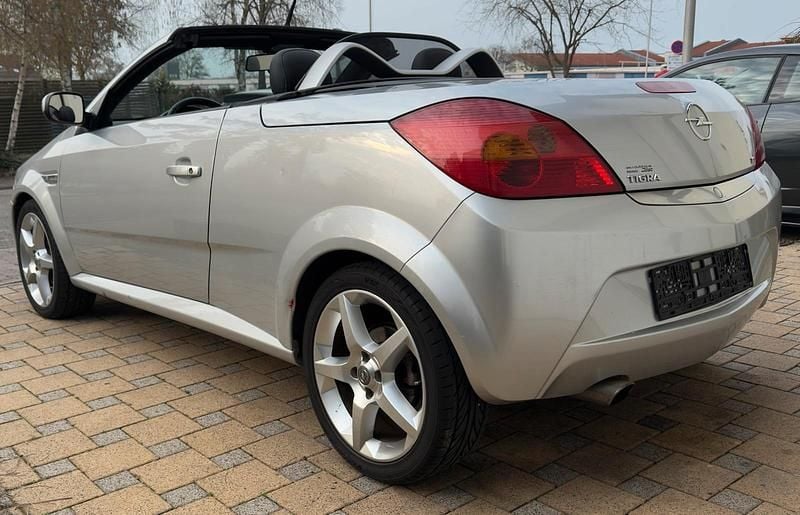 Gebraucht Opel Tigra 125 PS (91 kW) 2005 Silber Cabrio