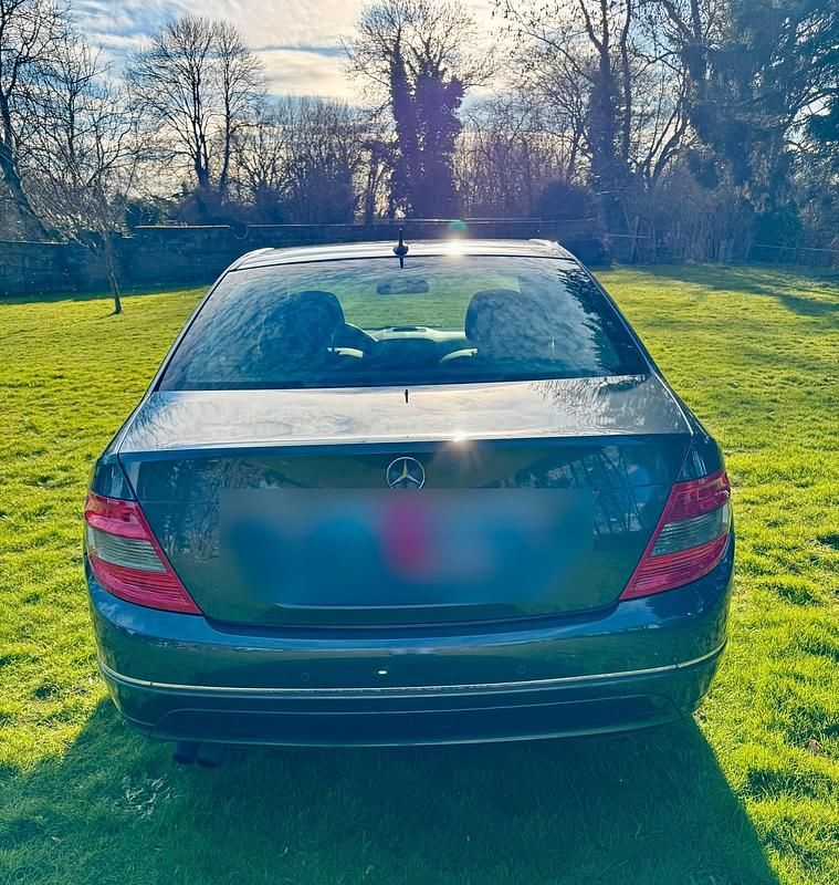 Gebraucht Mercedes C180 156 PS (114 kW) 2010 Grau Limousine