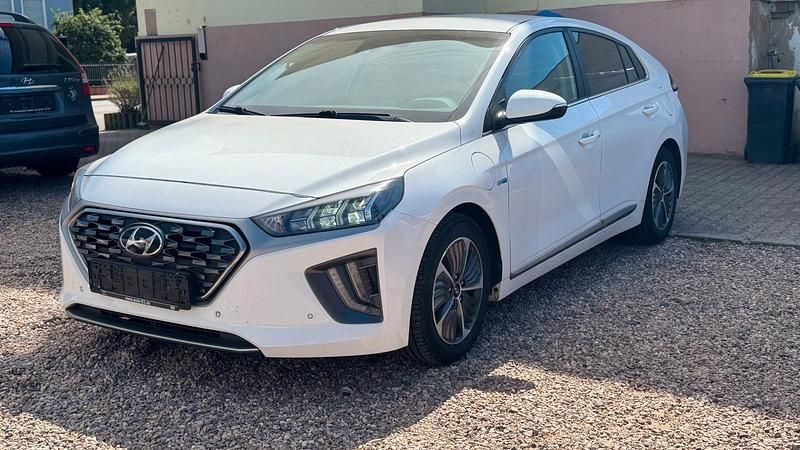 Weiß Gebraucht 2019 Hyundai Ioniq Limousine | 11.400 € (Fairer Preis) - Bild 1/4