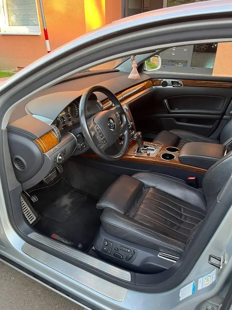 Usado VW Phaeton 245 HP (180 kW) 2011 Prateado Sedan