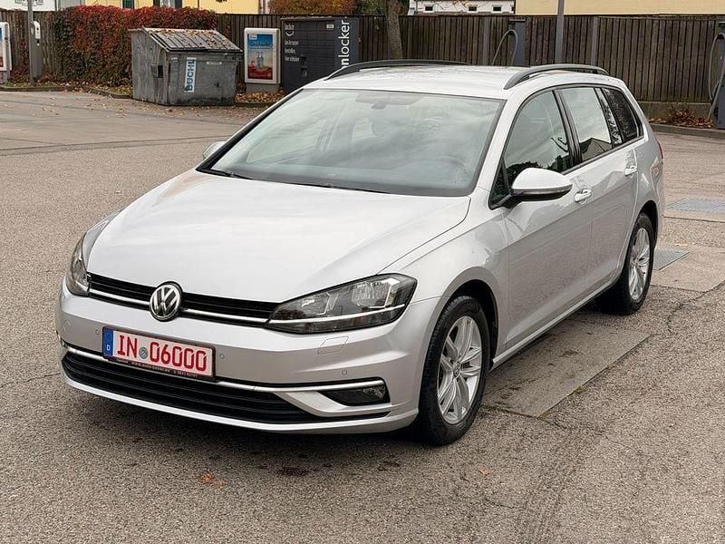 Reflexsilber Gebraucht 2019 VW Golf VII Comfortline Kombi | 15.500 € (Guter Preis) - Bild 1/4