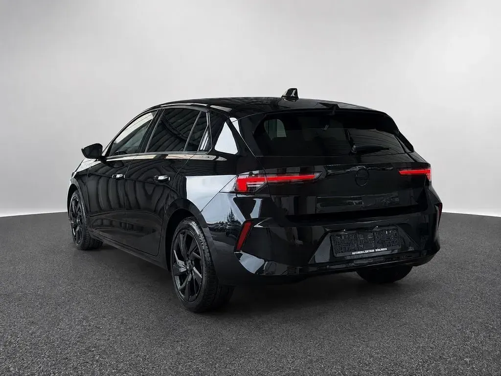 Gebraucht Opel Astra 131 PS (96 kW) 2024 Schwarz Kleinwagen