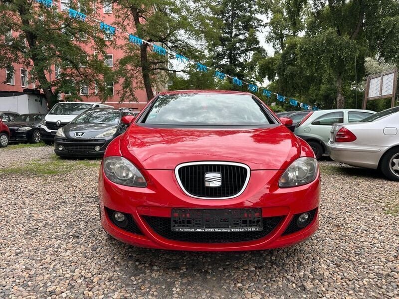 Rot Gebraucht 2009 Seat Leon Sport Limousine | 2.290 € (Guter Preis) - Bild 1/4