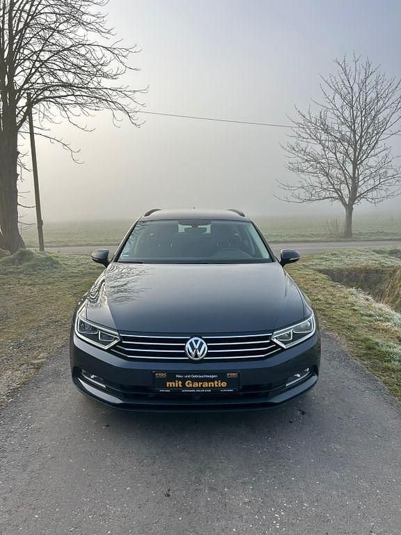 Gebraucht VW Passat Trendline 150 PS (110 kW) 2019 Grau Kombi
