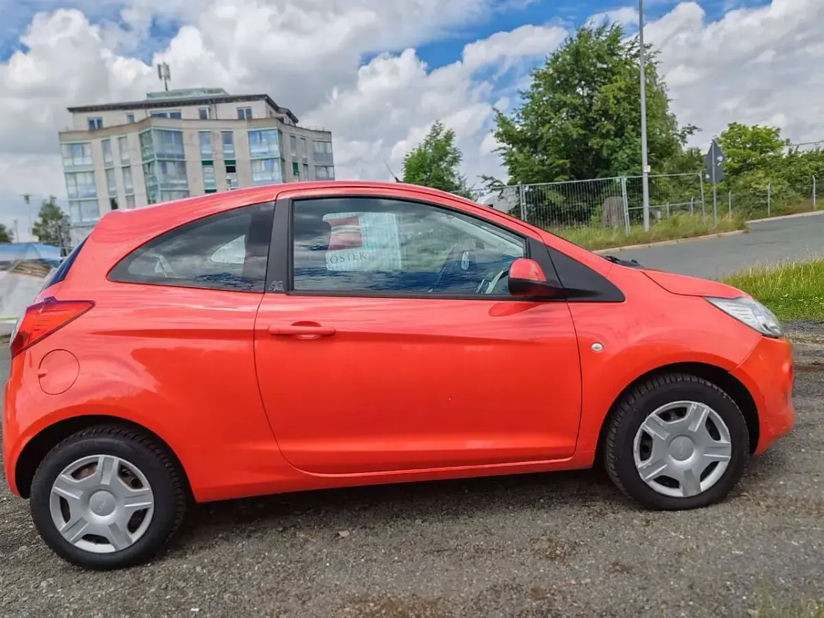 Gebraucht Ford Ka Trend 69 PS (50 kW) 2011 Sunriserot Kleinwagen